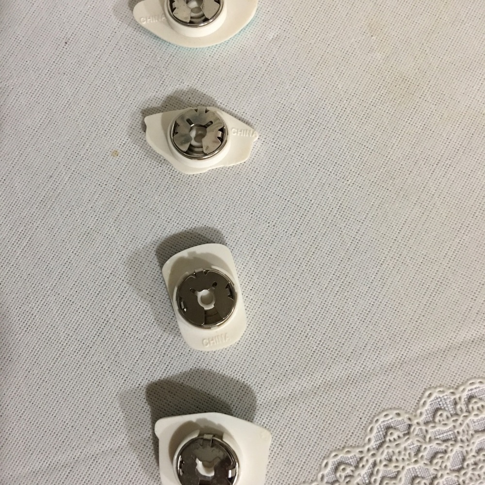 Button covers by Tupperware - Picture 2 of 3